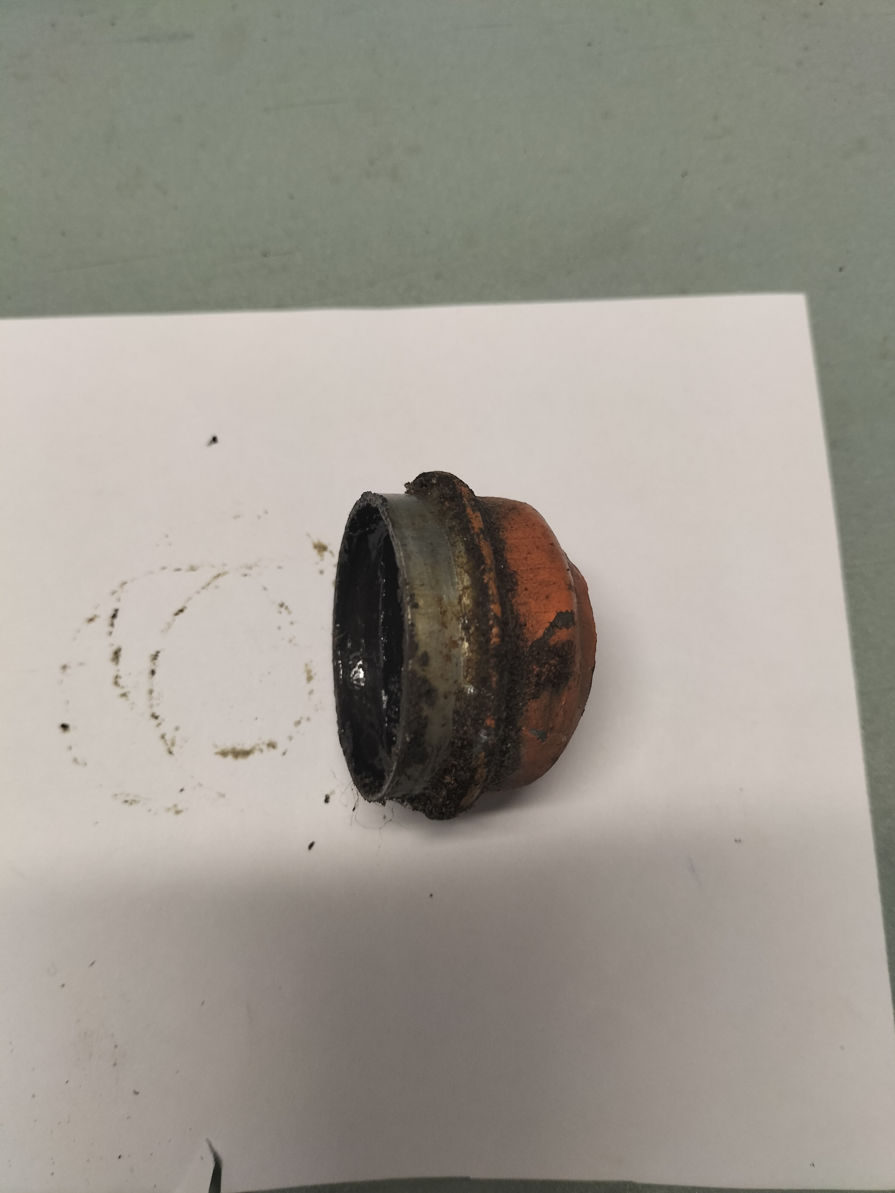 Naafdop achteras Datsun Cherry E10 40234-18000 Gebruikt.