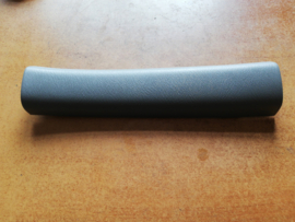 Afdekkapachterklep boven rechts Nissan Primera P11 hatchback 90900-9F610 Gebruikt.