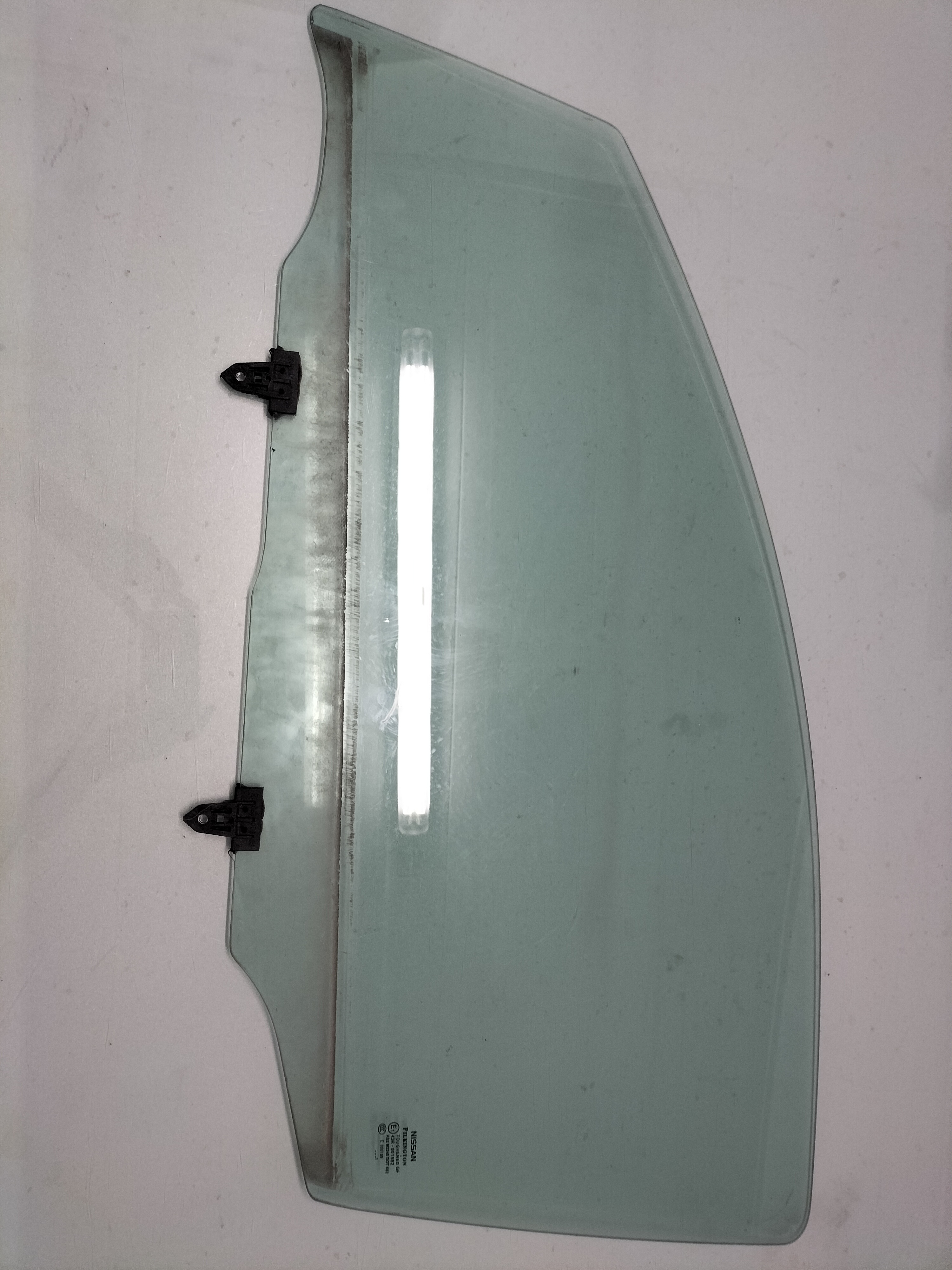 Glass assy-front door window, left-hand Nissan Qashqai J10 80301-JD000 Used part. Little damage.