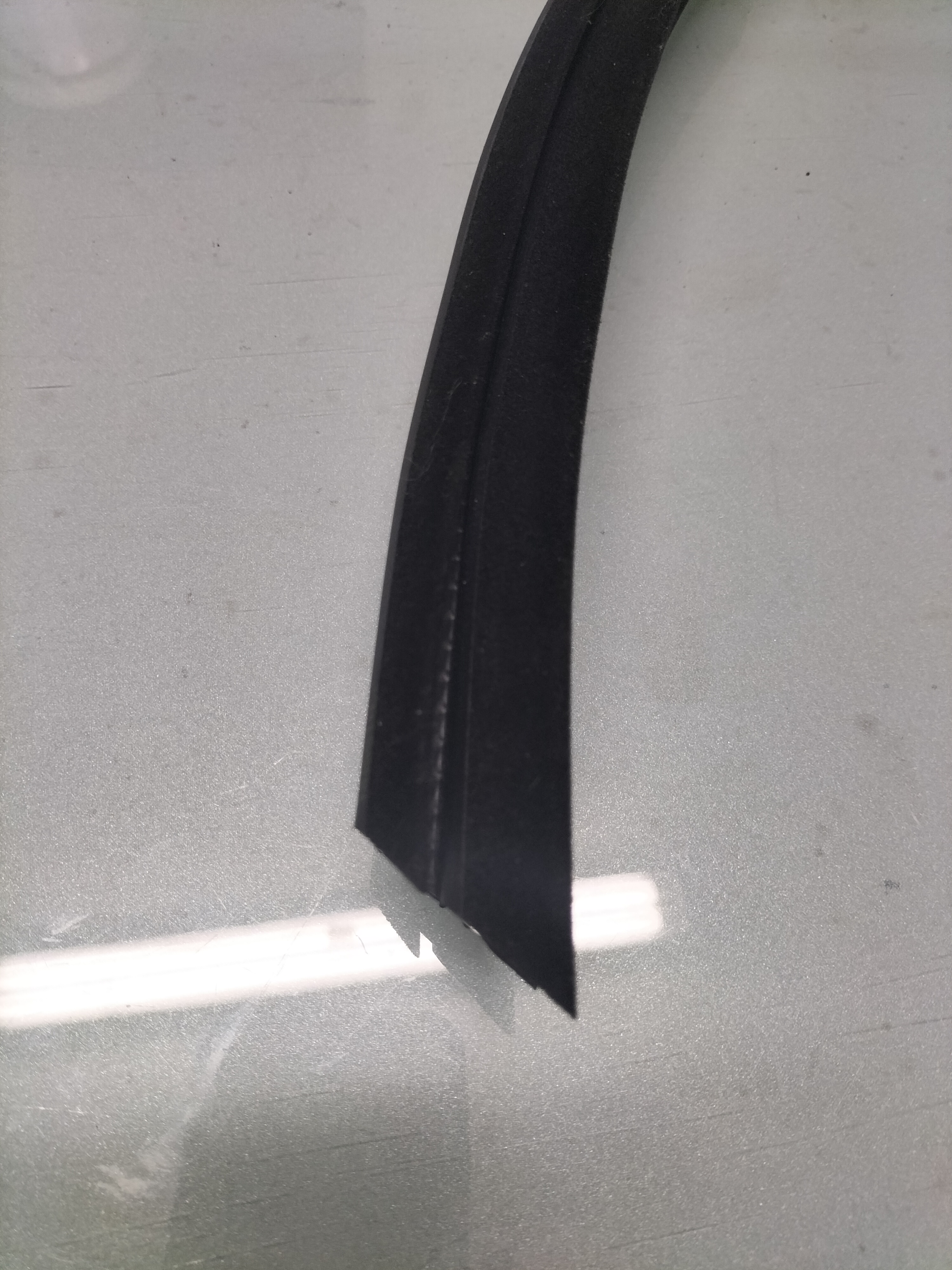 Aanstrijkrubber/raamgeleiding Nissan Micra K14 82835-5FA0A Gebruikt