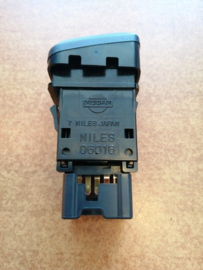 Switch hazard Nissan Almera N16 25290-BN800