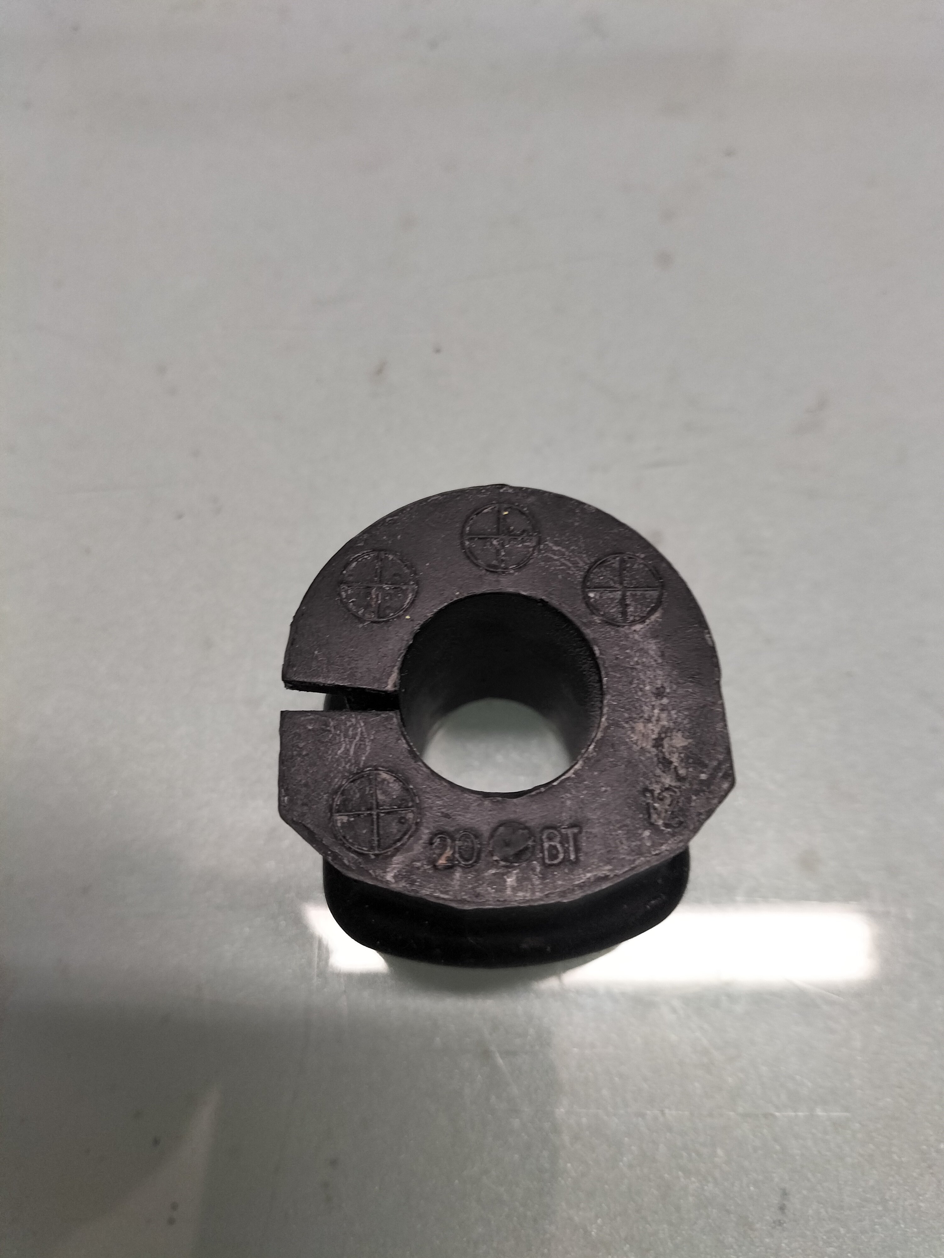 Stabilisatorrubber Nissan 54613-3VA1A Origineel