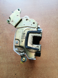 Deurslot linksvoor Nissan Terrano2 R20 80503-7F400