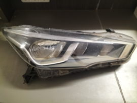 Koplamp rechts Nissan Micra K14 26010-5FA0A Gebruikt.