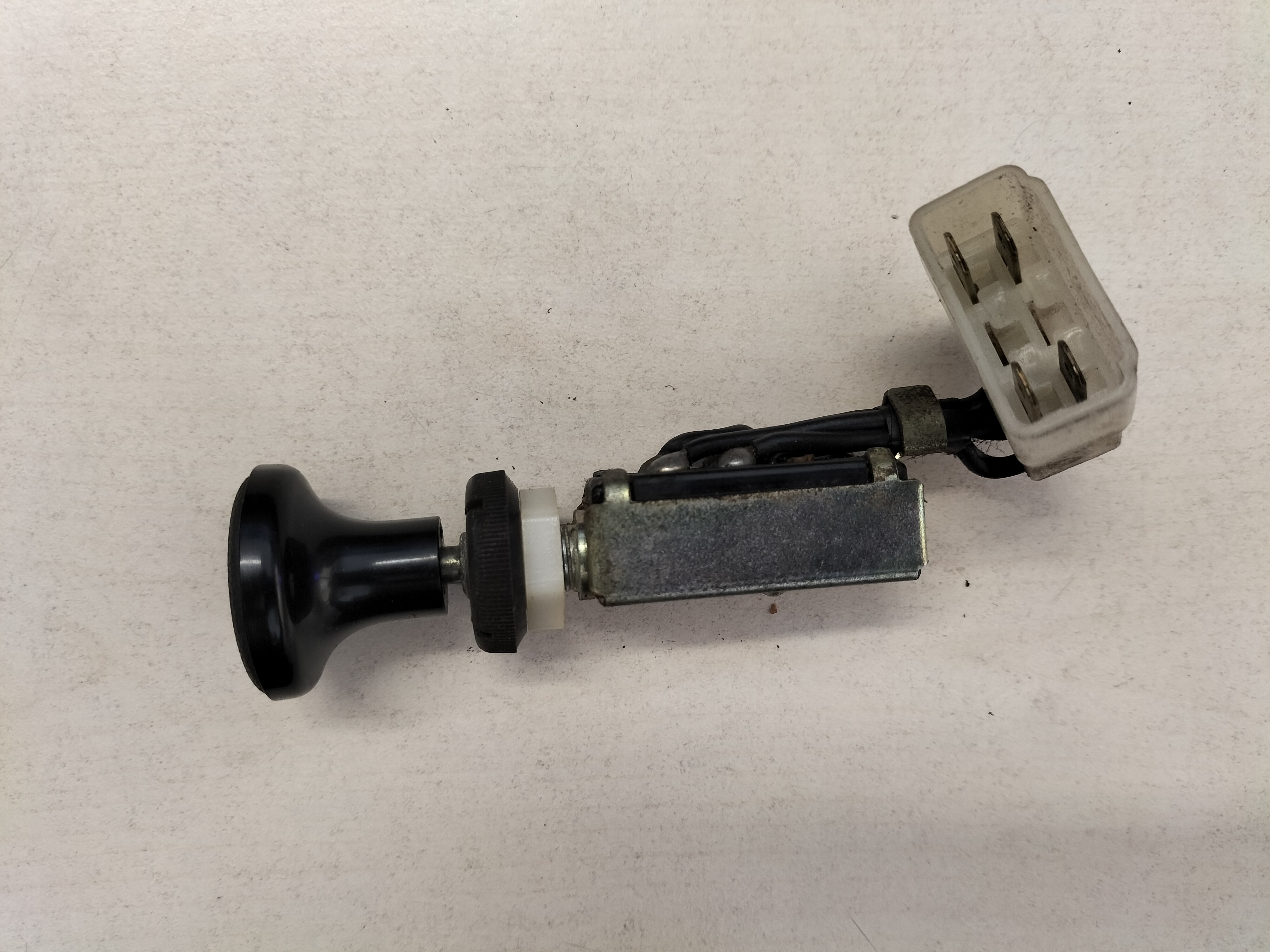 Assy-switch, lighting Datsun Cherry E10 Sedan/ Wagon 25160-M0901 Used part.