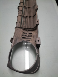 Grille-front Datsun Sunny B210 Sedan 62302-H5125 Used part.