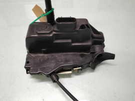 Deurslot linksvoor Nissan Primera P12 80501-BA200 Gebruikt.