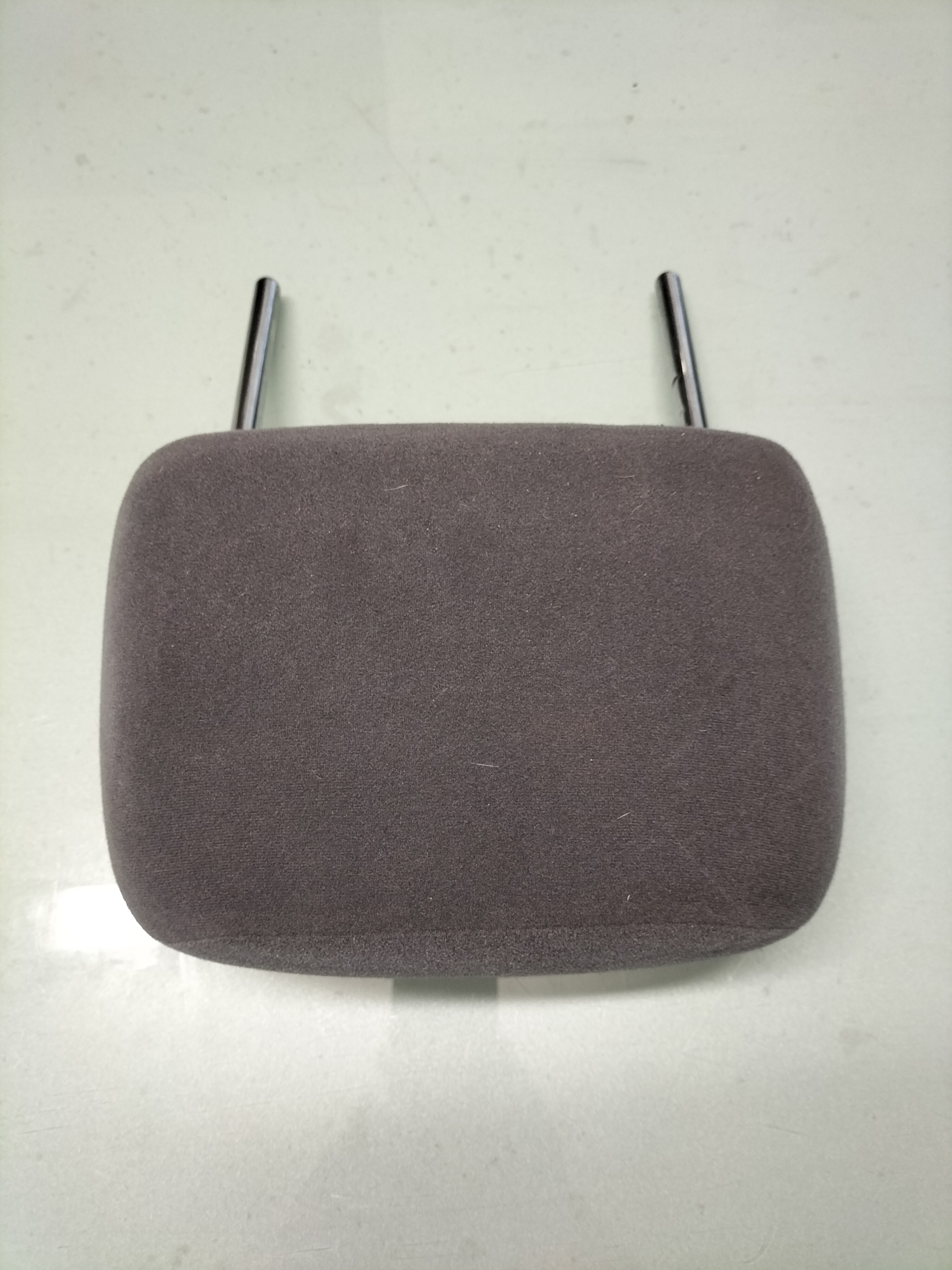 Headrest assy-front seat Nissan Primera P11 86400-2F012 Used part.