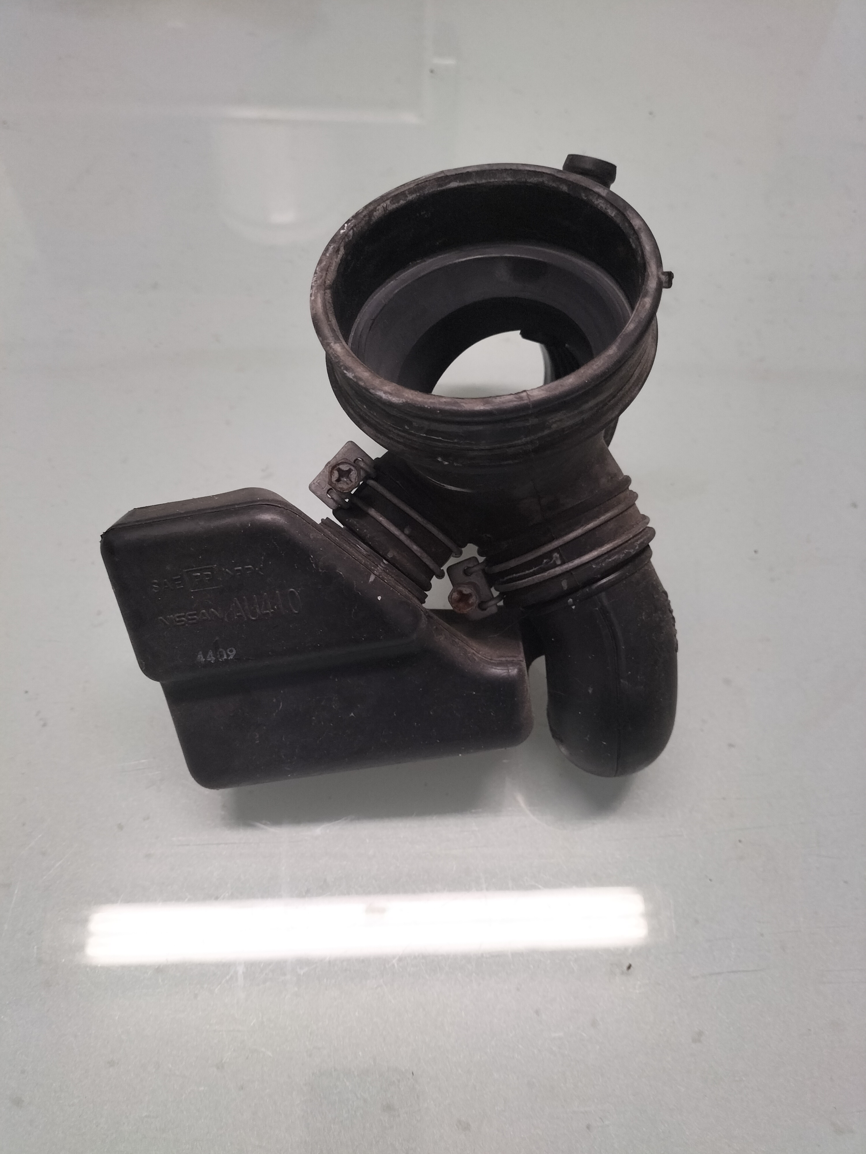 Air duct QR20DE Nissan Primera P12 16576-AU415 Used part.