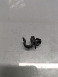 Clip hose-fuel QR20DE/ QR25DE/ VQ35DE/ VQ35HR 24220-8H310 P12/ T30/ Z33 Used part