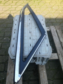 Sierlijst achterzijruit rechts Nissan Bluebird T12/T72 76834-D5510