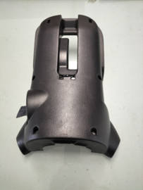 Stuurkolomafdekkap Nissan Primera P12 48470-AV700 onderste deel Gebruikt.