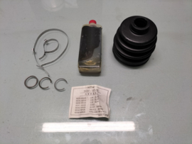 Drive shaft boot set wheel side Nissan 39241-16R29 Original.