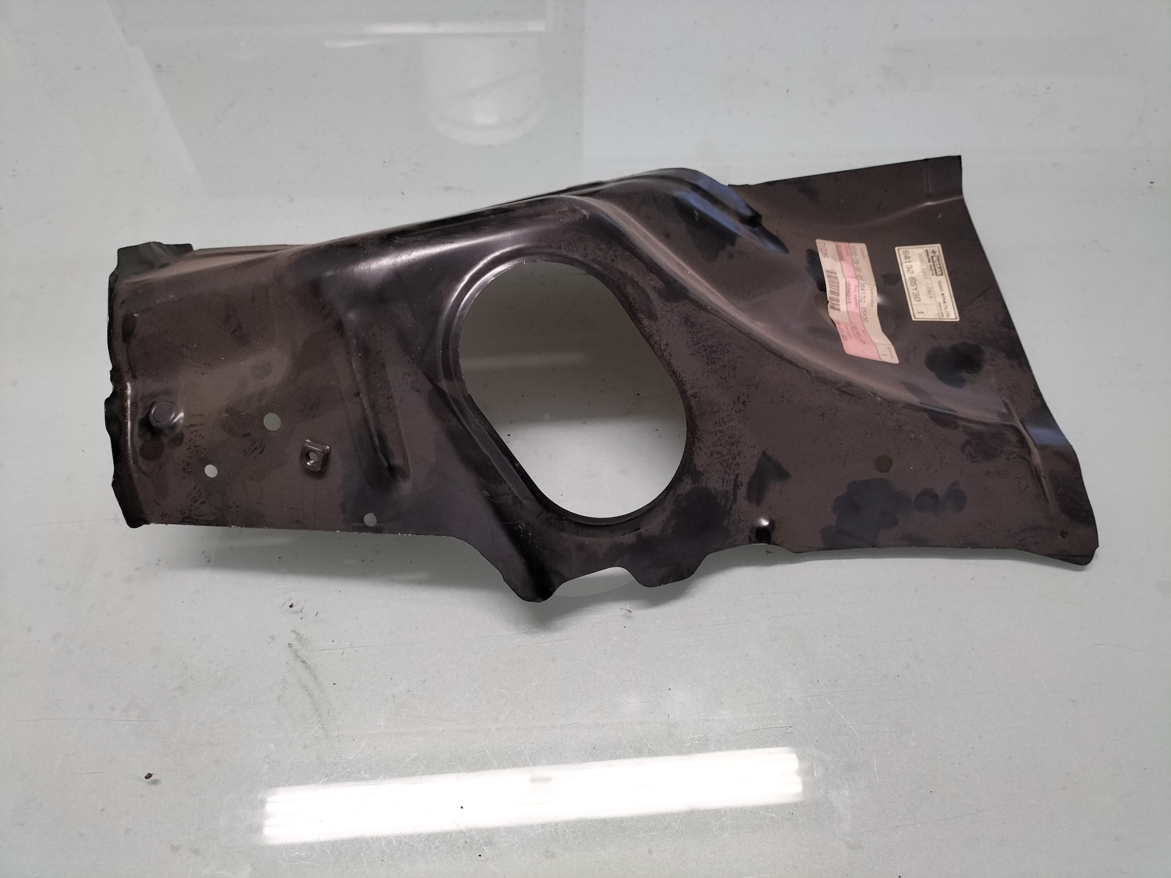 Hoodledge lower Nissan 64132-65Y30 Original