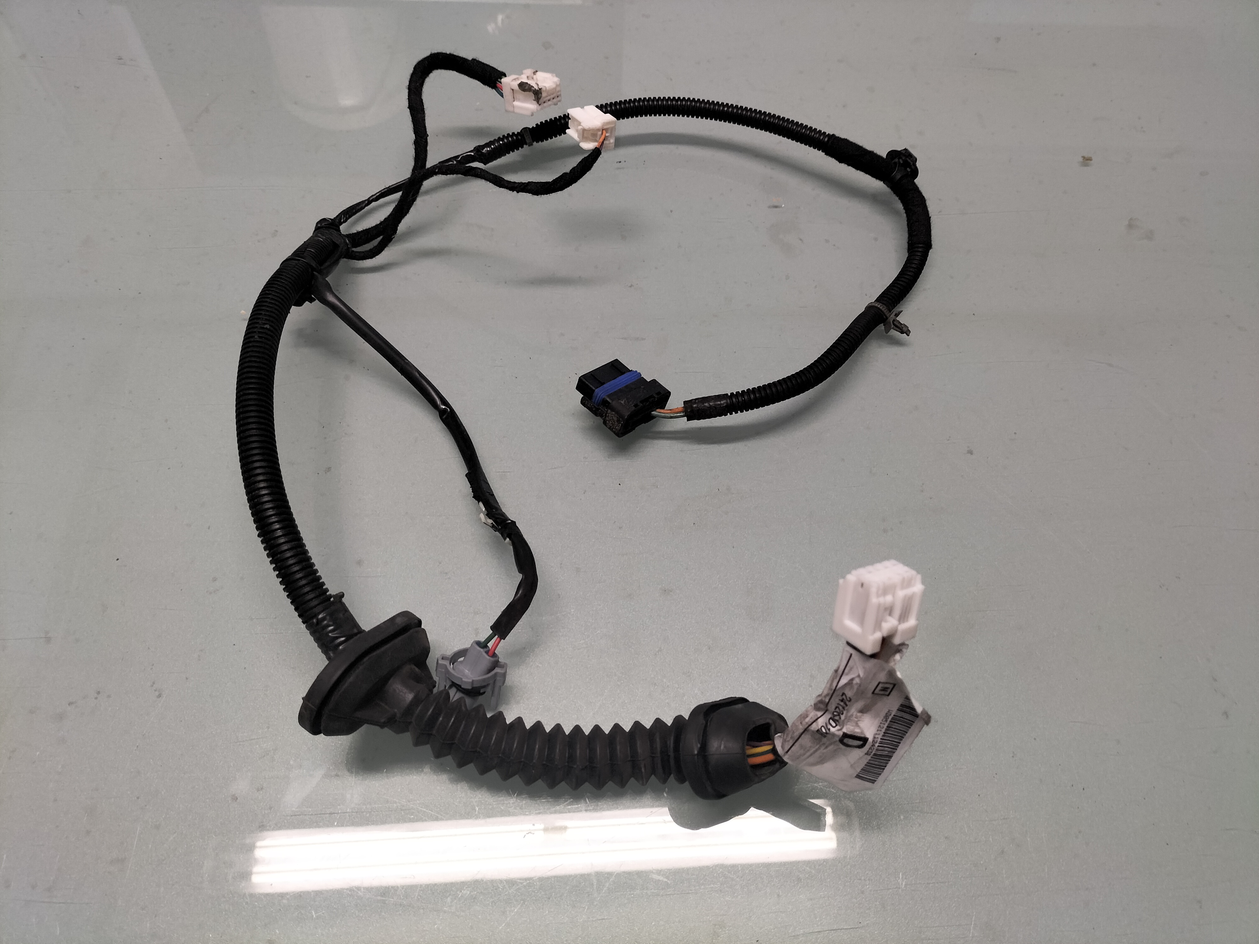 Kabelboom achterportier links Nissan Qashqai J10 24127-JD10B (24126-JD01B) Gebruikt.