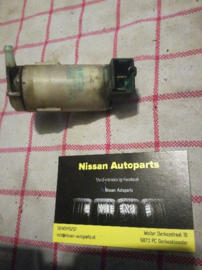 Ruitensproeierpompje Nissan achterruit 28920-50Y10 Gebruikt.