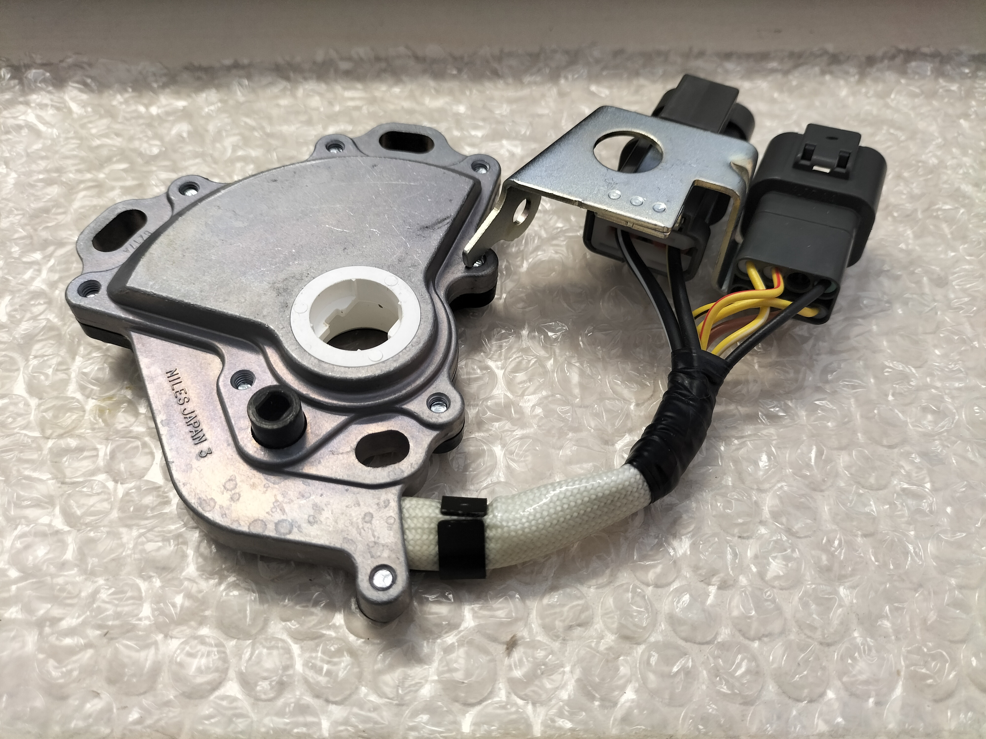Park/neutral position switch Nissan Micra K11 31918-41B00 Original.