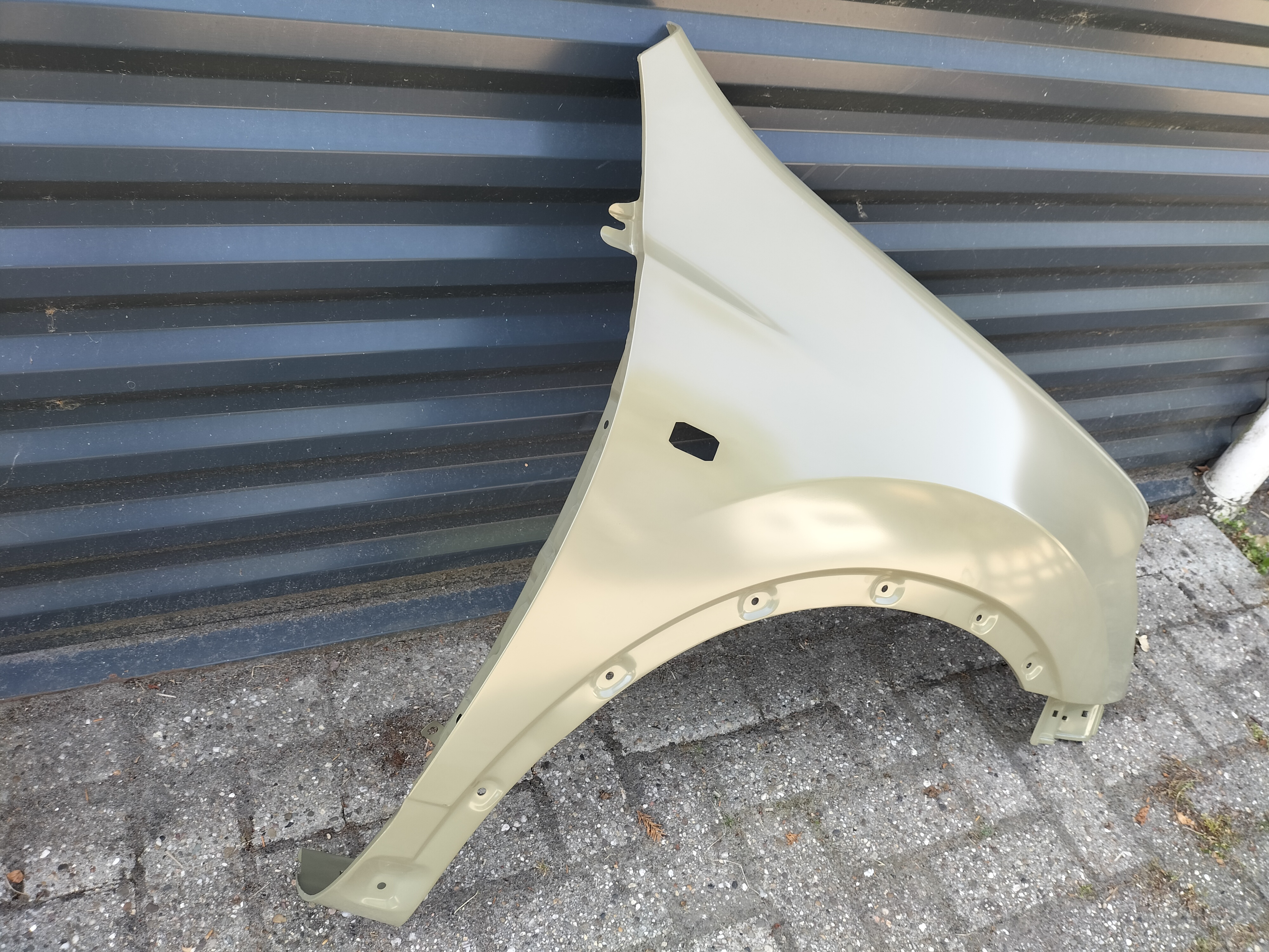 Fender-front, right-hand Nissan Qashqai J10/JJ10 F3100-JD0MA New.