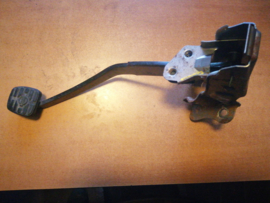 Pedal brake with bracket Nissan Terrano2 R20 46501-0X850 Used part.