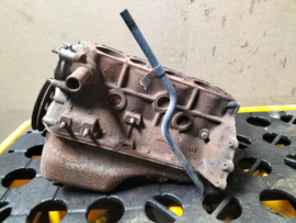 Onderblok Datsun Sunny B10 10103-18000 Gebruikt.