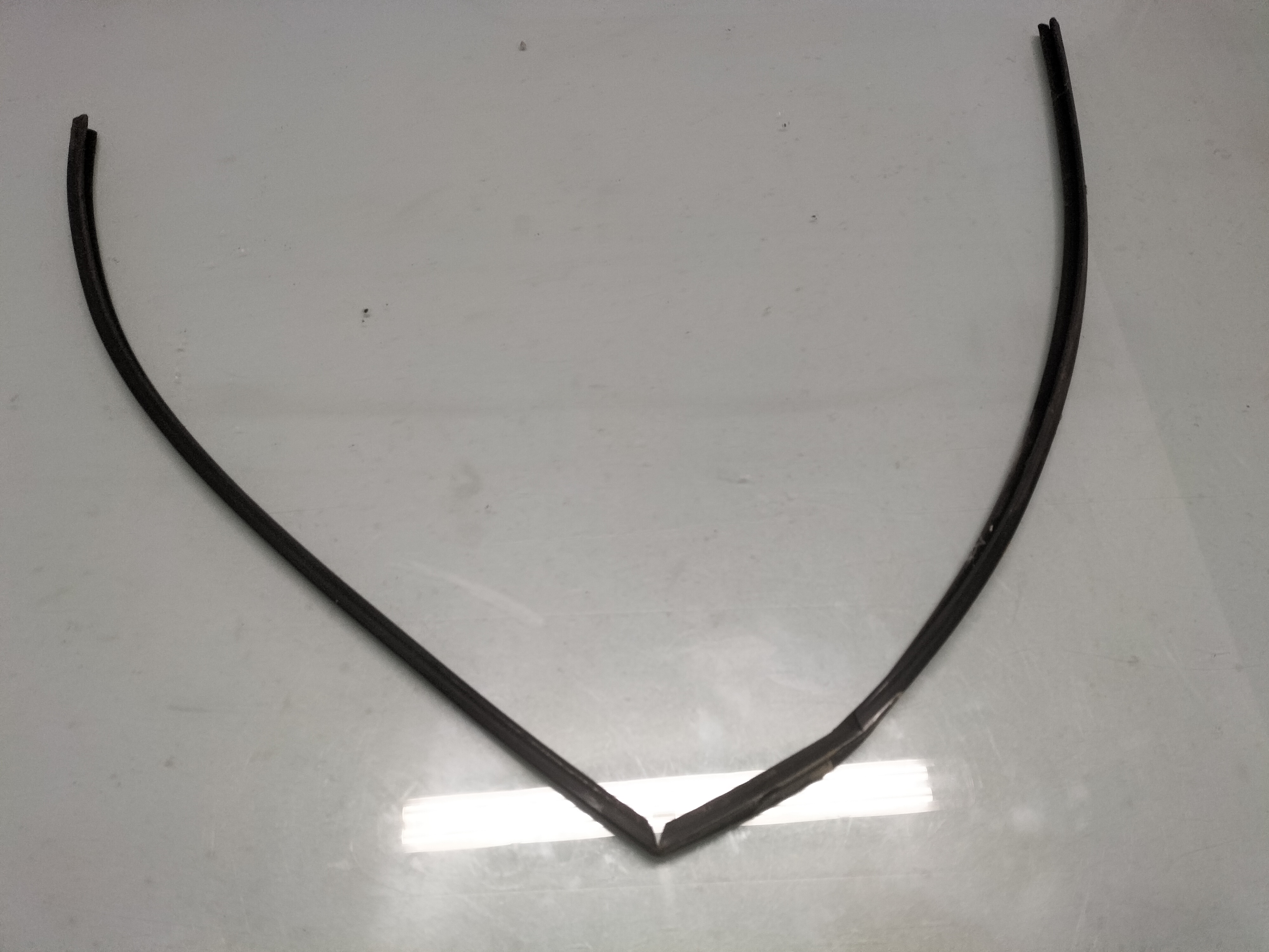 Assy-glass run ''a'' Datsun Cherry E10 4-doors sedan 82337-M0303 Used part.