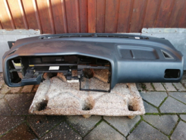 Dashboard Nissan Primera P11 68200-2F901