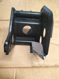 Bracket-engine mounting, rear 11332-AU420 Used part.