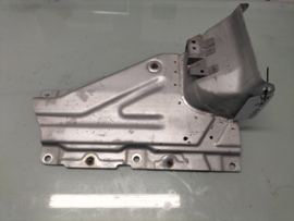 Montagesteun achterbank rechts Nissan Primera P12 Wagon 74520-AV710 Gebruikt.