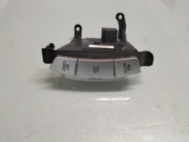 Cruise-control schakelaar Nissan Primera P12 25551-BA000 Gebruikt.