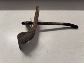 Bevestigingsbout reservewiel Datsun Cherry E10 74810-M0200 Gebruikt.