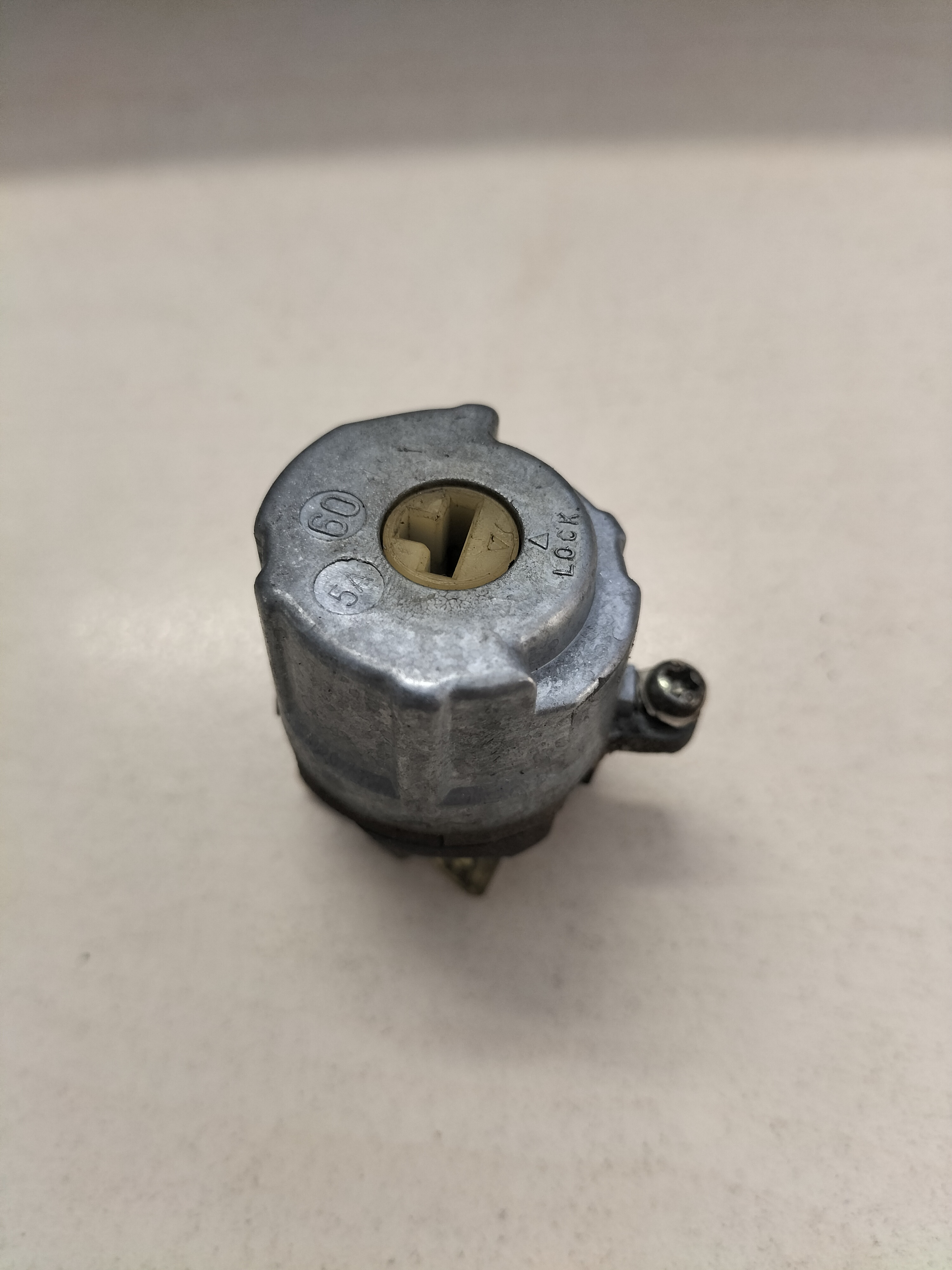 Elektrisch gedeelte contactslot Datsun Cherry E10 48750-E4700 Gebruikt.