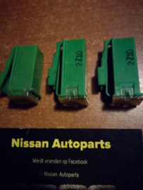 Zekering 30A groen Nissan 24370-89905 A32/ B13/ C23/ E24/  F23/ J30/ K11/ M11/ N14/ N15/ P10/ R20/ S13/ S14/ T12/ T72/ U11/ W10/ Y10/ Y60/ Z32 Gebruikt.