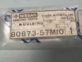 Sierstrip portier linksvoor Nissan 80873-57M10 Orgineel.