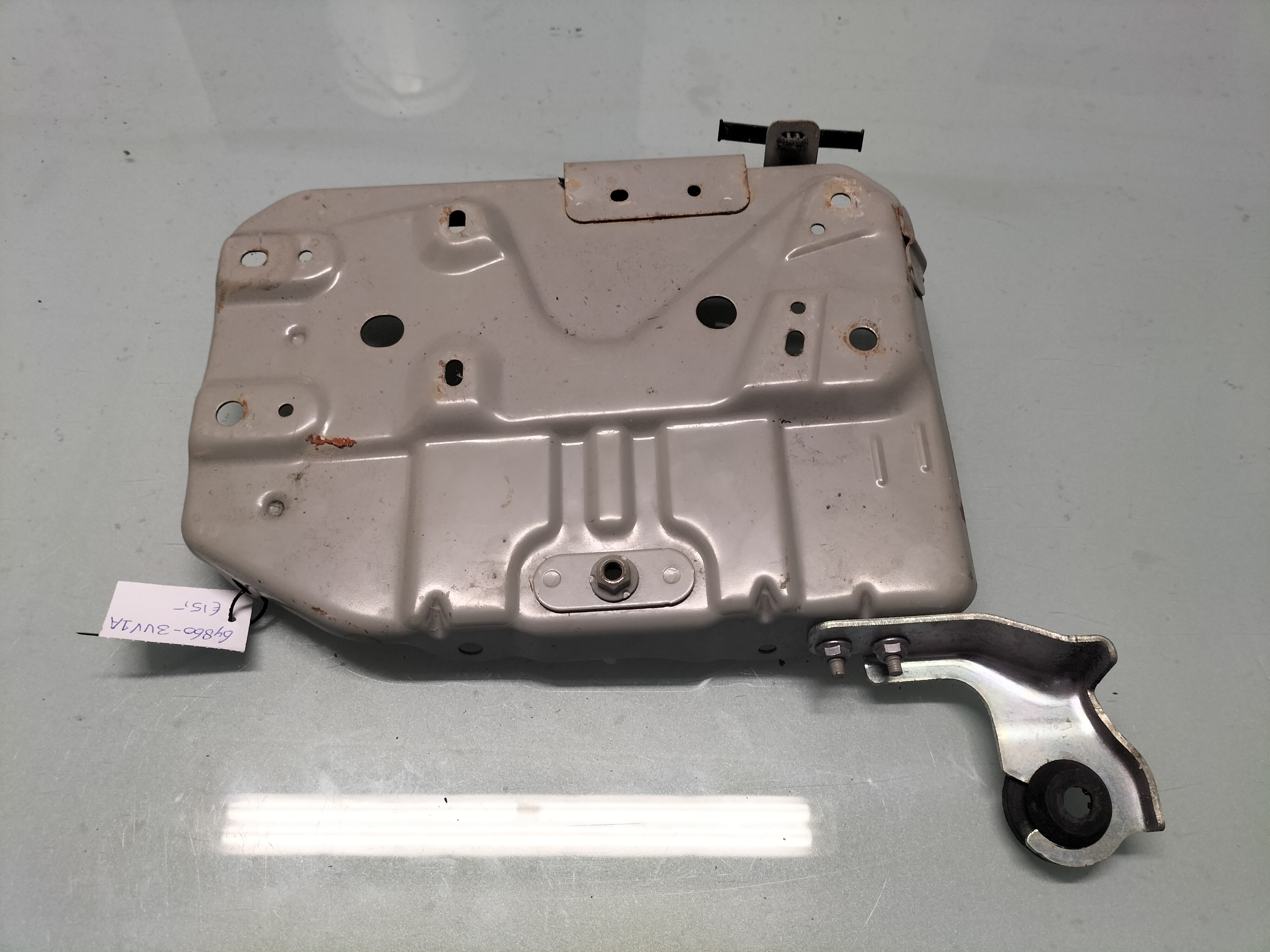 Accuplaat Nissan Micra K14 64860-3VV1A gebruikt