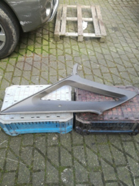 Plastic interieurdeel rechtsachter Nissan Bluebird T72 84940-Q9601