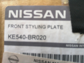 Voorbumpersierlijst Nissan Qashqai J10/ JJ10 KE540-BR020 Origineel.