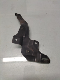 Montagesteun achterbumper links Nissan Micra K10 85221-21B00 Gebruikt.