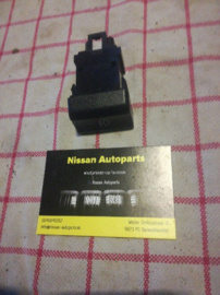 Switch fog lamp Nissan 100NX / Sunny Wagon Y10 25370-75Y00 Used part.