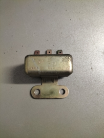 Relais Datsun Sunny B110 26320-89905 Gebruikt.