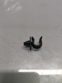 Clip hose-fuel QR20DE/ QR25DE/ VQ35DE/ VQ35HR 24220-8H310 P12/ T30/ Z33 Used part