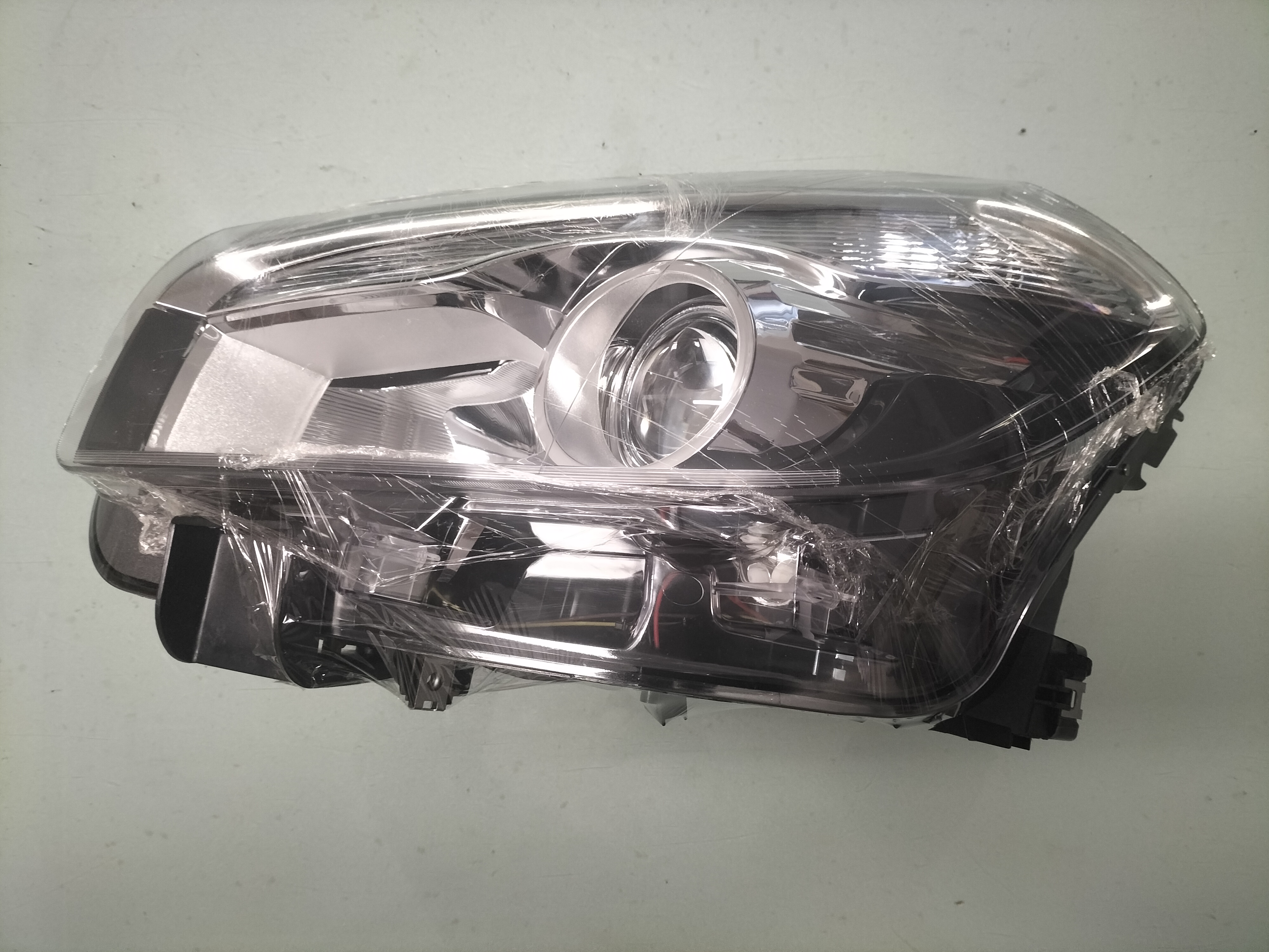 Headlamp assy-left-hand Nissan Qashqai J10/ JJ10 26060-BR60B 2010+ Xenon New.