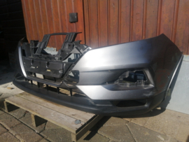 Voorbumper Nissan Qashqai J11 62022-HV00H (KAD)(kras) Gebruikt.
