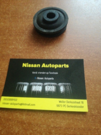 Montagerubber radiateur Nissan 21506-50J00 (21506-50Y00) B13/ N14/ N15/ W10/ Y10 Gebruikt.