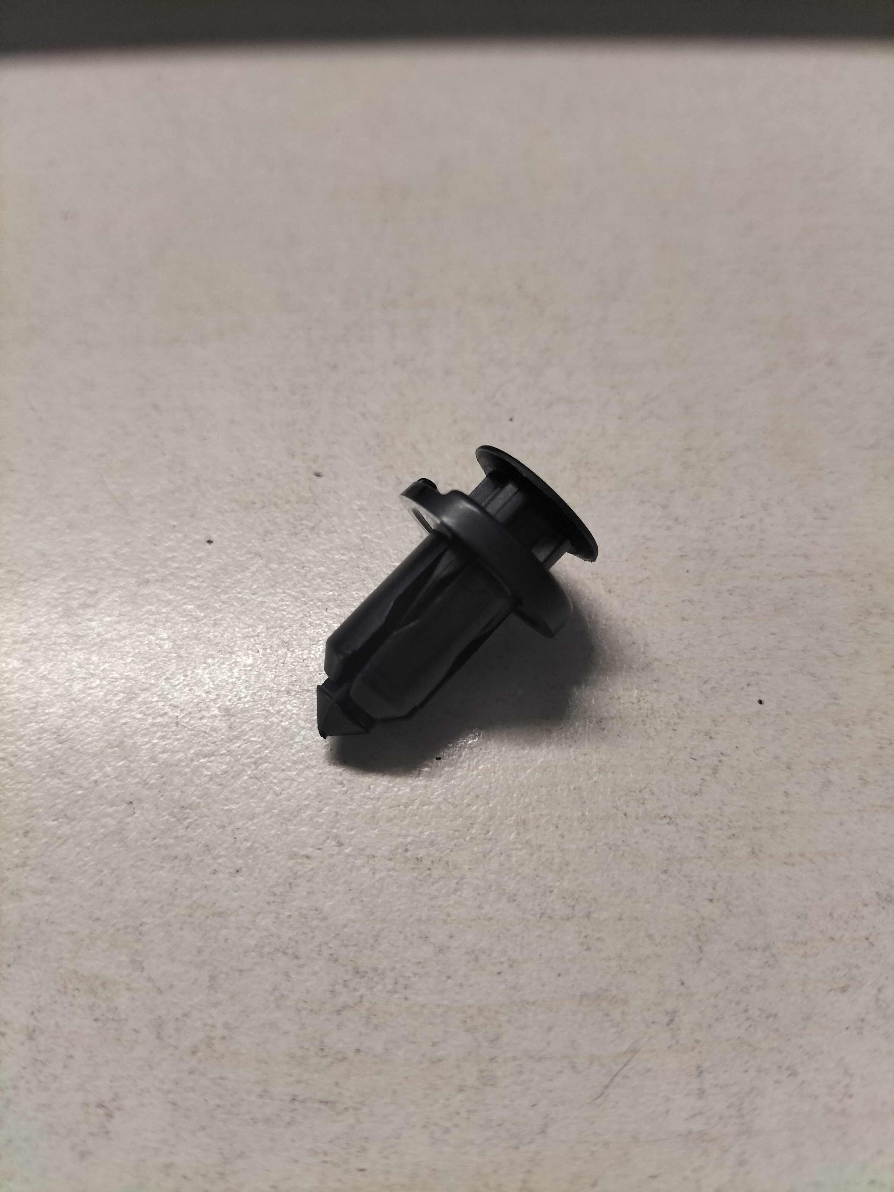 Clip black Nissan 01553-09241 Original.