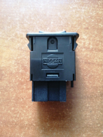 Dimschakelaar interieurverlichting Nissan 25980-01L60 C22/ C32/ T12/ T72/ U11 Gebruikt.