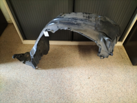 Binnenscherm Rechtsvoor Nissan Primera P12 63840-AV600 Gebruikt.