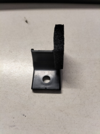 Afstandshouder zijscherm rechts 63826-50C00 N14/ N15 Origineel.