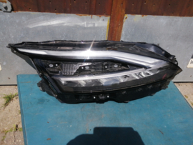 Headlamp assy-right-hand Nissan Qashqai J12 26010-6UN6C damage.