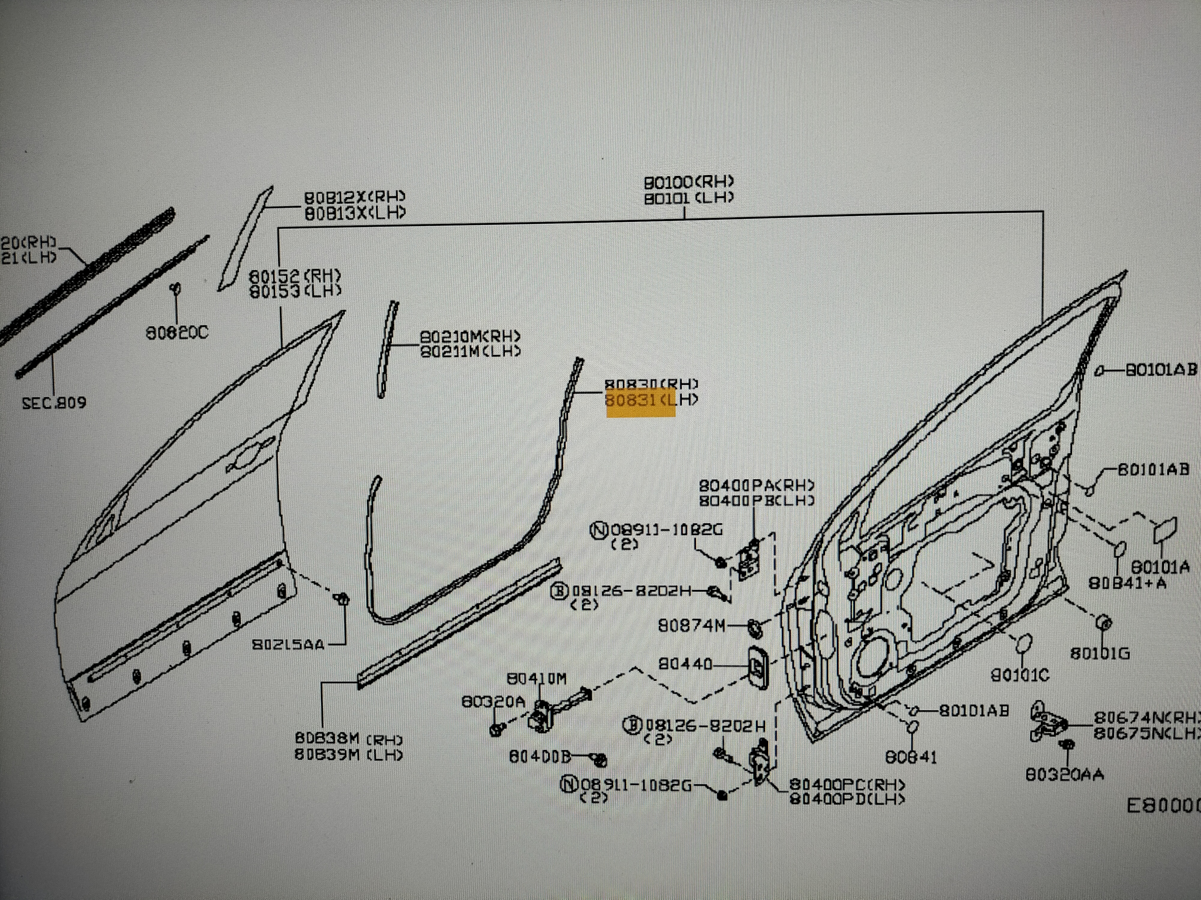 Deurrubber linksvoor deurzijde Nissan Qashqai J10/ JJ10 80831-JD000 Gebruikt.