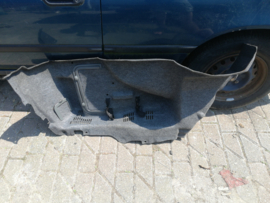 Kofferbakbekleding links Nissan Primera P11 84951-2F712 Gebruikt.